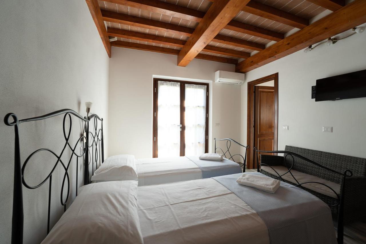 Hotel Delfino Procchio  Luaran gambar