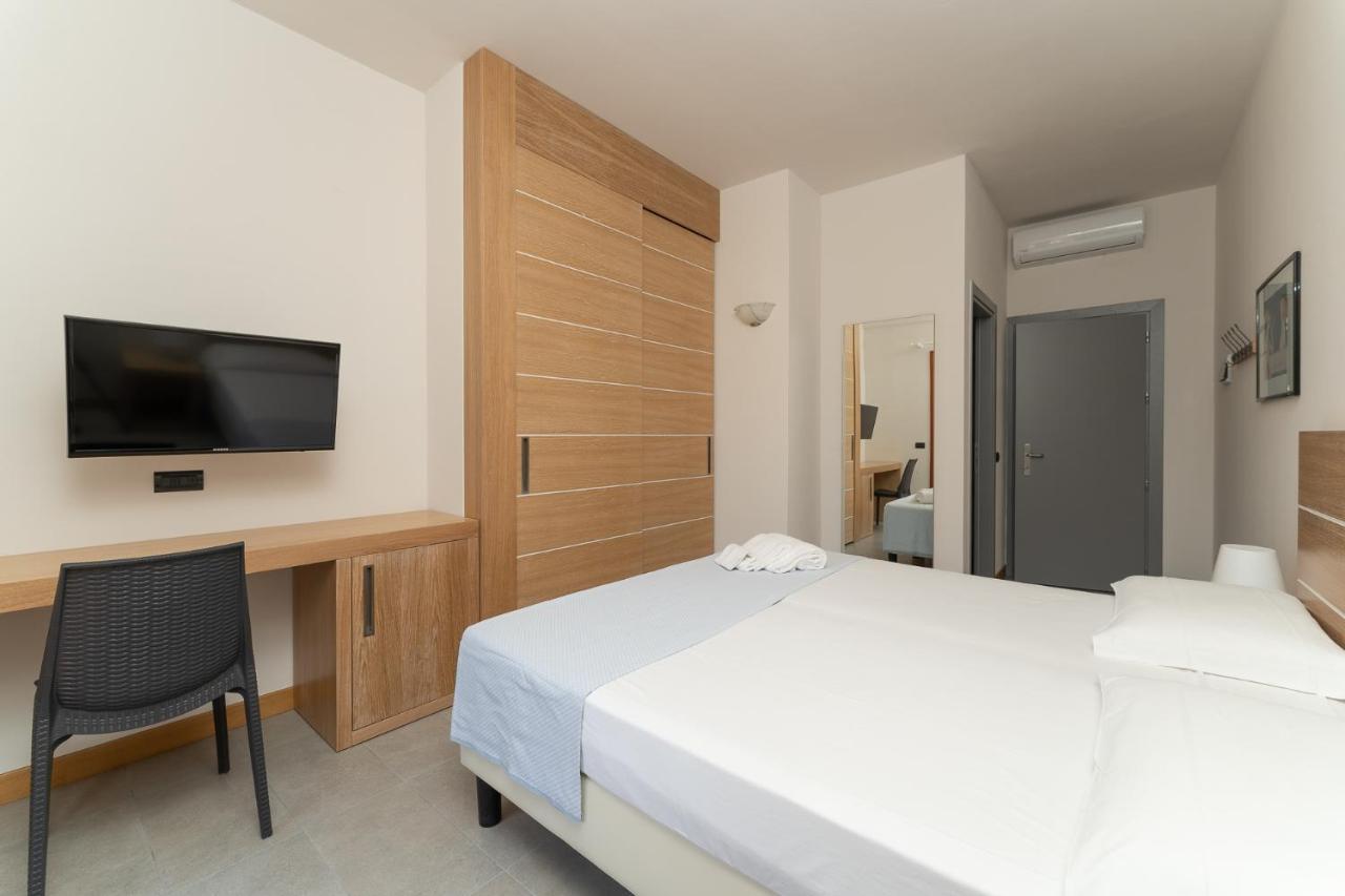 Hotel Delfino Procchio  Luaran gambar