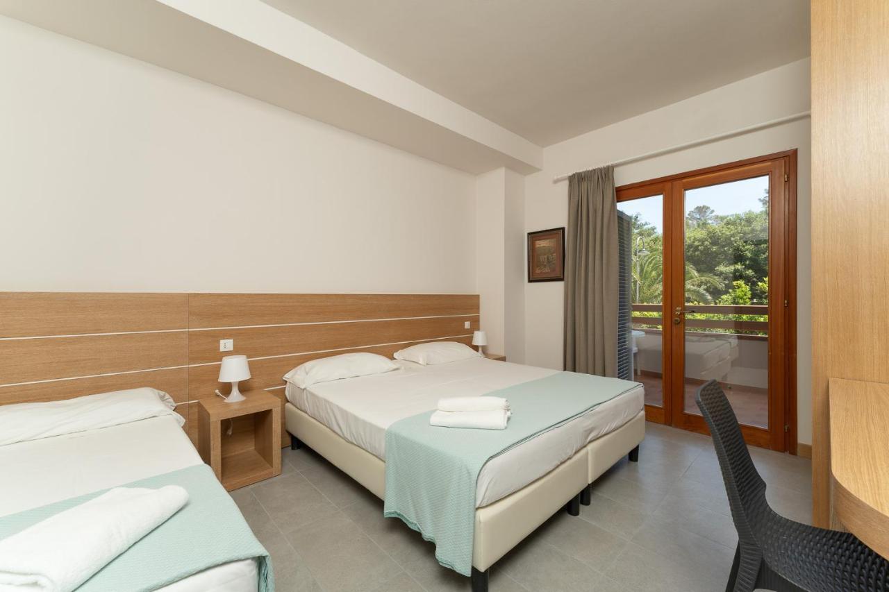 Hotel Delfino Procchio  Luaran gambar