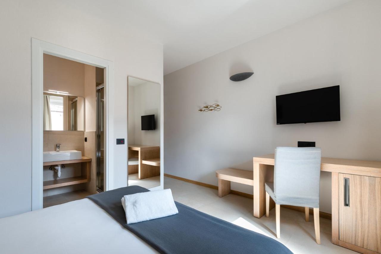 Hotel Delfino Procchio  Luaran gambar